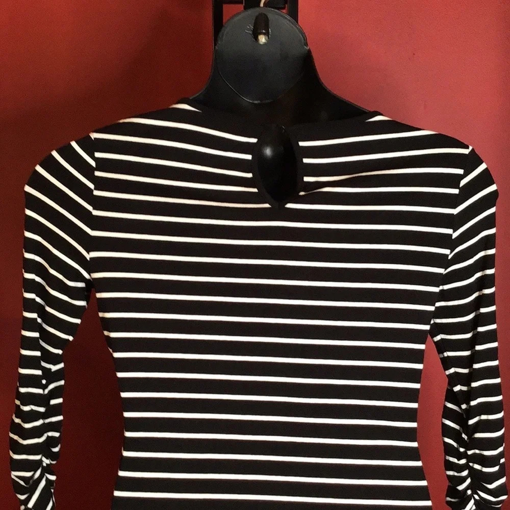 VINCE CAMUTO TOP SIZE S - Picture 4 of 4